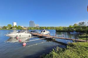 Symbolfoto Steganlage Abteilung Boot